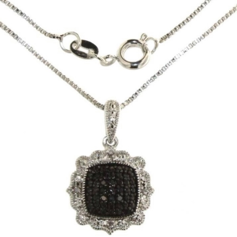 💠🖤 Stunning Black & White Diamond Necklace 💠🖤